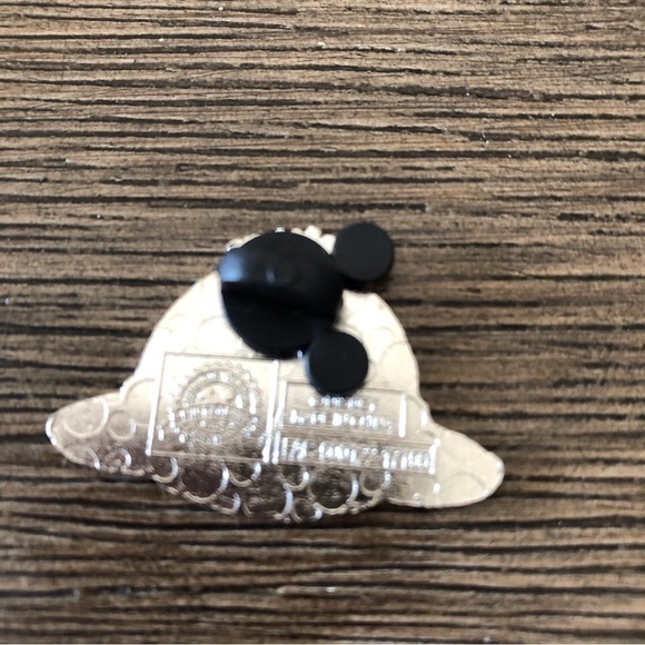 Disney Official Trading Pin: Tsum Tsum The Little Mermaid: Scuttle - Picture 2 of 2